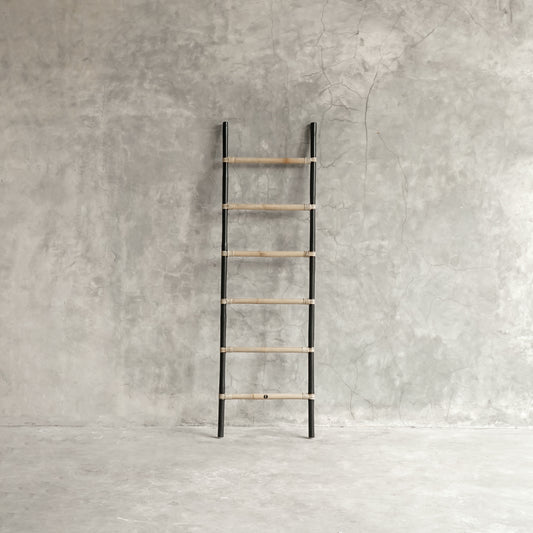 EMIR LADDER ︱BLACK