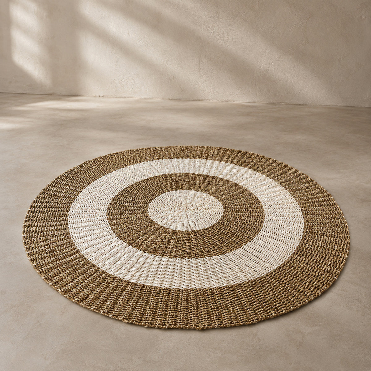 Oasis Handwoven Seagrass Round Rug