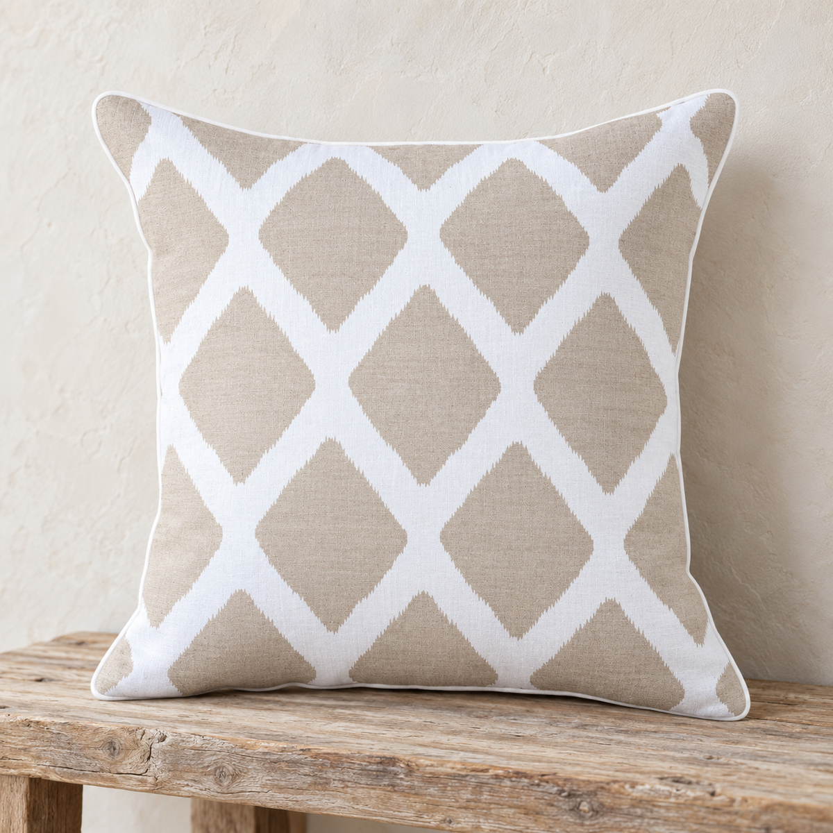 Kali Diamond Linen Pillow – Beige