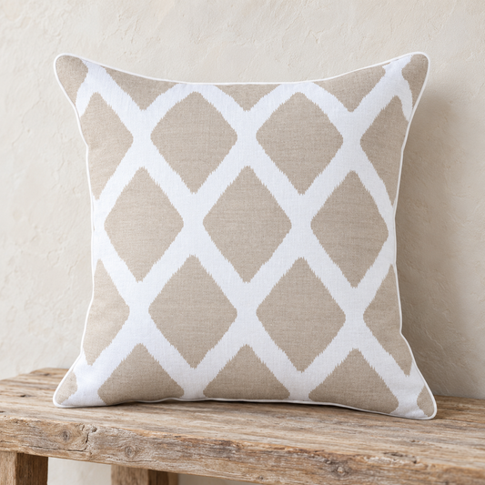 Kali Diamond Linen Pillow – Beige